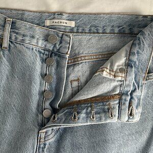 Size 28 PacSun '90s Boyfriend Straight Leg Light Indigo Jeans